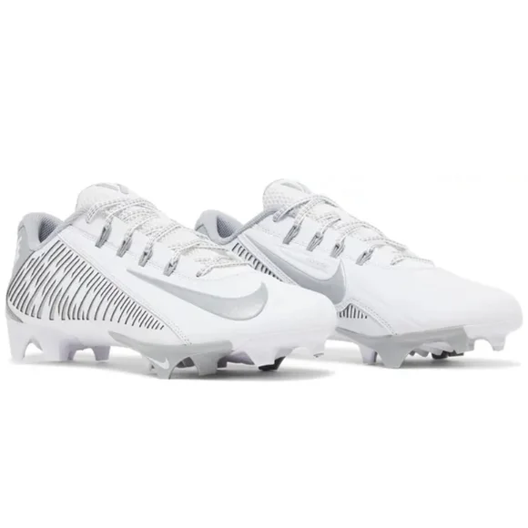 Nike White and Gray Sneakers - Picture 3 of 9